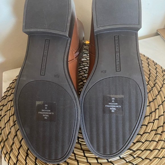 Tommy Hilfiger Women’s Rezin2 Medium Brown Boots 8.5 - Picture 4 of 5